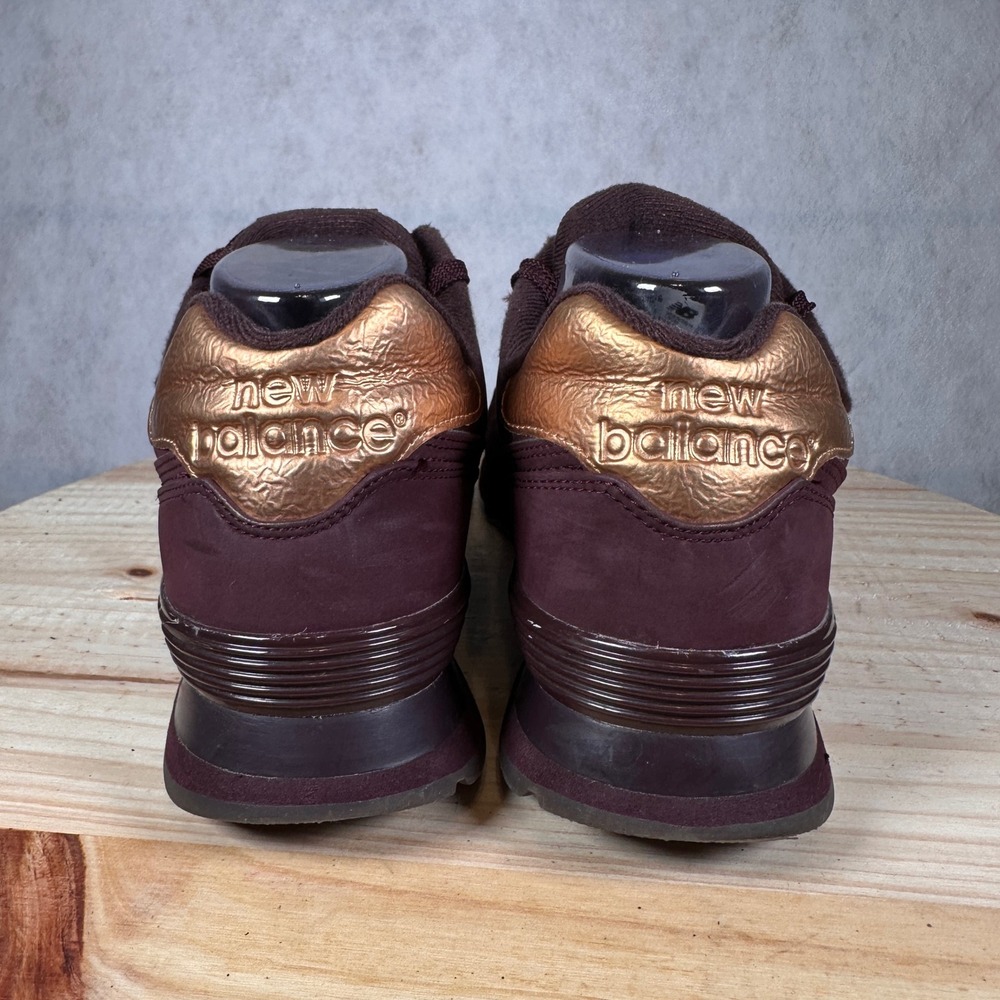 New Balance 574 Sneakers Womens 11 Burgundy Gold Good Condition Nubuck Leather - Picture 7 of 16